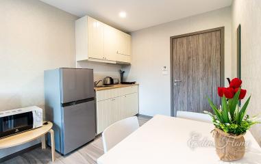 Serene 1-Bed Condo near Airport