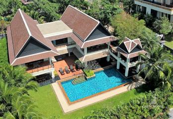 6 Bedroom Villa Close to the Beach in Layan