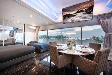 Luxury Sea View condominium in the heart of Patong