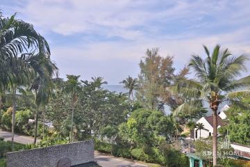 For sale: Oceanfront residence in Kamala