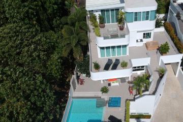 Modern Luxurious Villa located in Chalong for sale!!