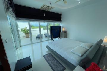 Modern Luxurious Villa located in Chalong for sale!!