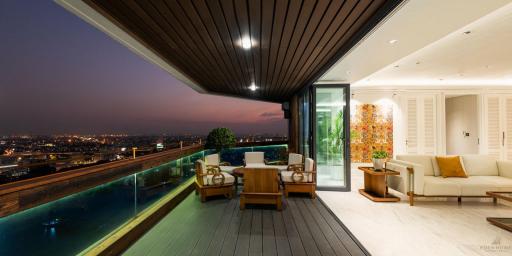 High-end Condominium overlooking Chao Phraya