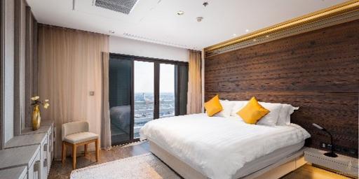 High-end Condominium overlooking Chao Phraya