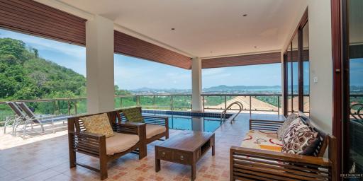 Seaview Pool Villa in Chalong