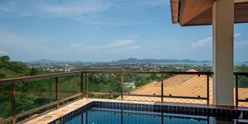 Seaview Pool Villa in Chalong