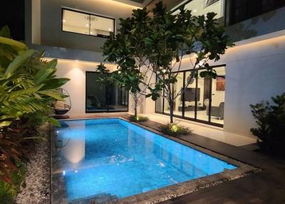 Modern pool villa in Koh Keaw for Rent