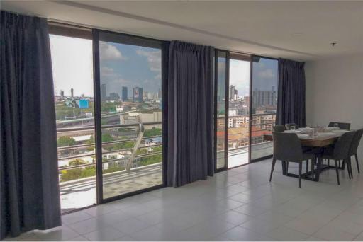 3 bed 2 bath pet friendly Royal Navid tower Rama4