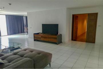 3 bed 2 bath pet friendly Royal Navid tower Rama4