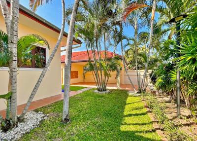 Crystal View : Large Renovated 3 Bedroom Pool Villa