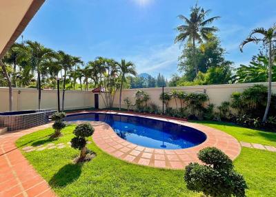 Crystal View : Large Renovated 3 Bedroom Pool Villa