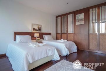 4-BR Apt. in Thung Maha Mek