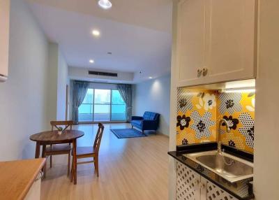 1-BR Condo at Baan Nonsi close to Thanon Chan