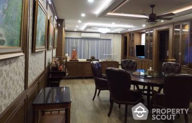 3-BR Condo at Supalai Prima Riva Rama 3 - Narathiwas in Chong Nonsi