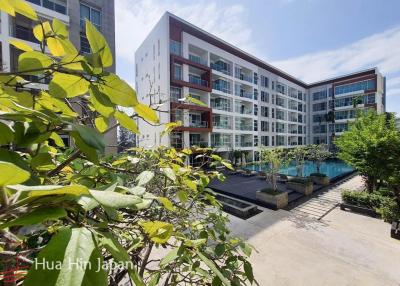 Spacious and Beautifully Remodeled 2 Bedroom Unit at The Breeze Condo in Hua Hin for Sale (Fully Furnished)