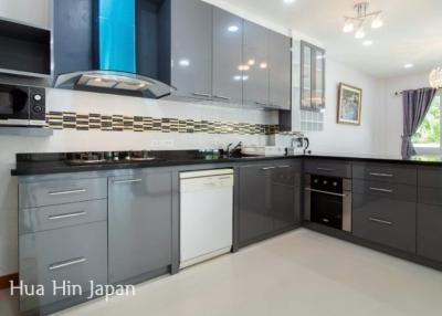 Great Location! 4 Bedroom Villas for Sale in Soi 102 Near Bluport (Resale, Fully Furnished)