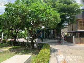 4-BR Townhouse near BTS Surasak