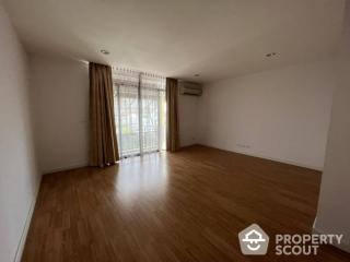 4-BR Townhouse near BTS Surasak