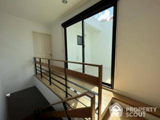 4-BR Townhouse near BTS Surasak