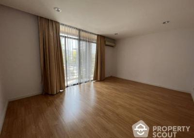 4-BR Townhouse near BTS Surasak