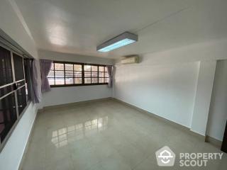 7-BR Townhouse in Chong Nonsi