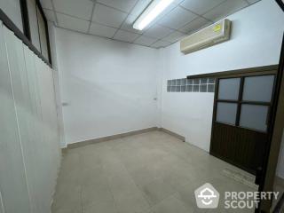 7-BR Townhouse in Chong Nonsi