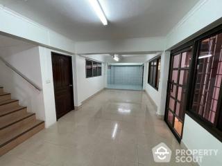 7-BR Townhouse in Chong Nonsi