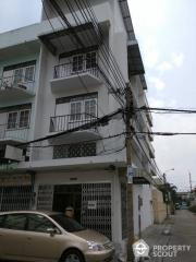 Commercial for Rent in Chong Nonsi