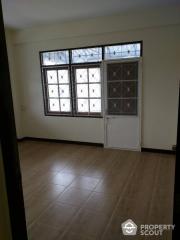 Commercial for Rent in Chong Nonsi