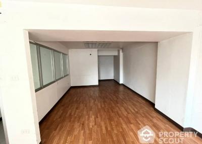 Commercial for Rent in Chong Nonsi