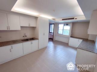 5-BR Apt. near MRT Khlong Toei