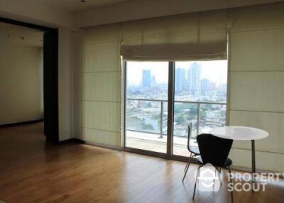 2-BR Condo at The Lofts Yennakart near MRT Khlong Toei