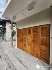 1-BR Townhouse near BTS Saphan Taksin