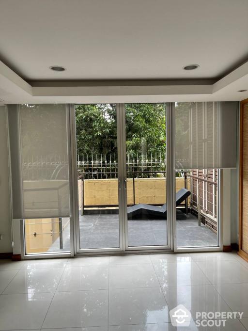 3-BR Townhouse near MRT Khlong Toei