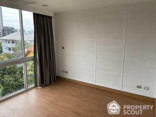 3-BR Townhouse near MRT Khlong Toei