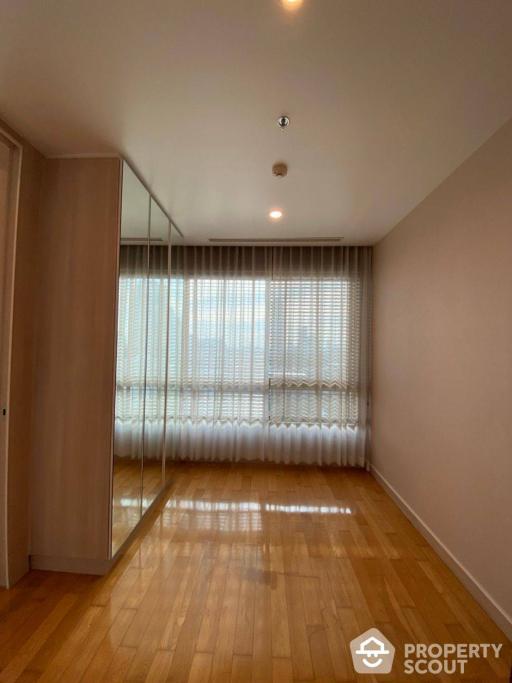 2-BR Condo at The Lofts Yennakart near MRT Khlong Toei