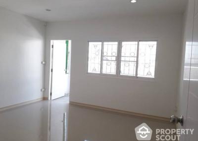 2-BR Townhouse in Chong Nonsi