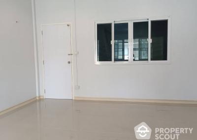 2-BR Townhouse in Chong Nonsi