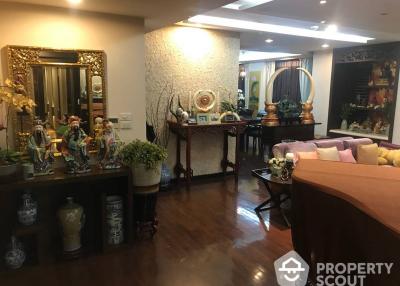 3-BR Condo at The Lanai Sathorn near MRT Khlong Toei