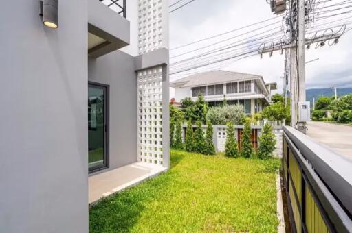 6 Bedroom House for Sale in Suthep