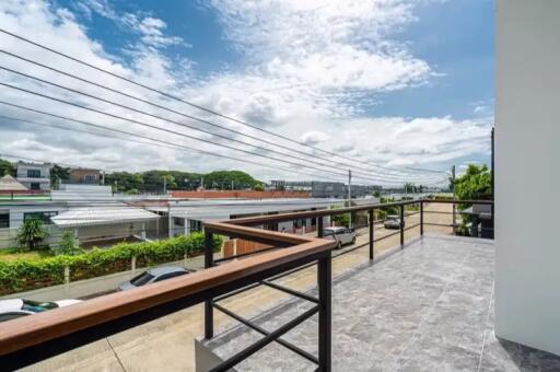 6 Bedroom House for Sale in Suthep