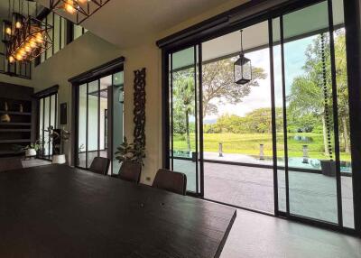 Luxury Lakeside Home for Sale in Mae RIm