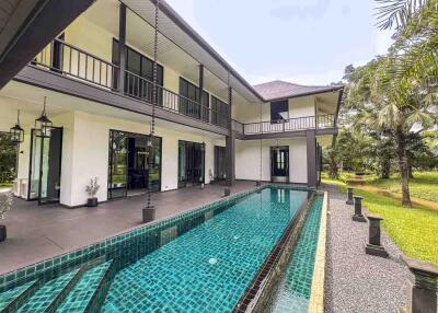 Luxury Lakeside Home for Sale in Mae RIm