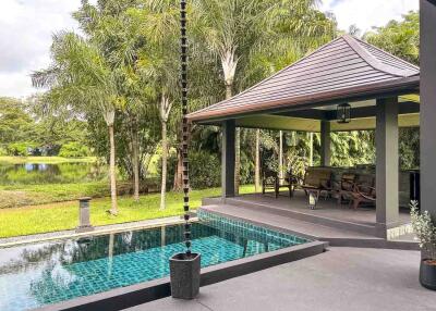 Luxury Lakeside Home for Sale in Mae RIm