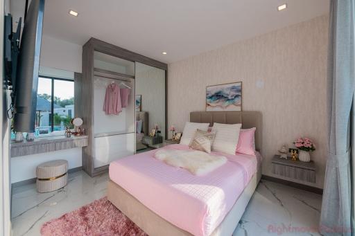 3 ห้องนอน บ้าน สำหรับขาย ใน พัทยาตะวันออก - Layan Residence Pattaya