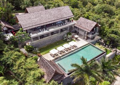 6 Bedrooms in the scenic Hills with spectacular sea views-in Samui