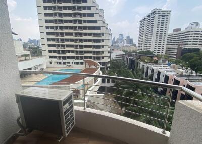 2 bed Condo in Supalai Place Condominium Khlong Tan Nuea Sub District C020667