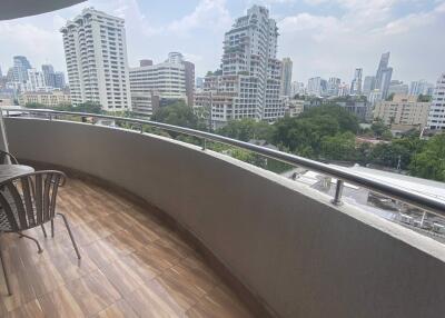 2 bed Condo in Supalai Place Condominium Khlong Tan Nuea Sub District C020667