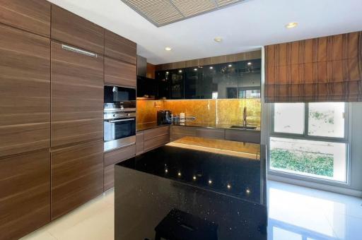 2 Bedroom condo At The Breeze Condo (totally remodelled) In Khao Takiab For Sale