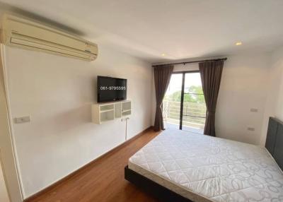 Condo for sale next to the sea, Bang Phra Golden Coast, Building 2, Sriracha.